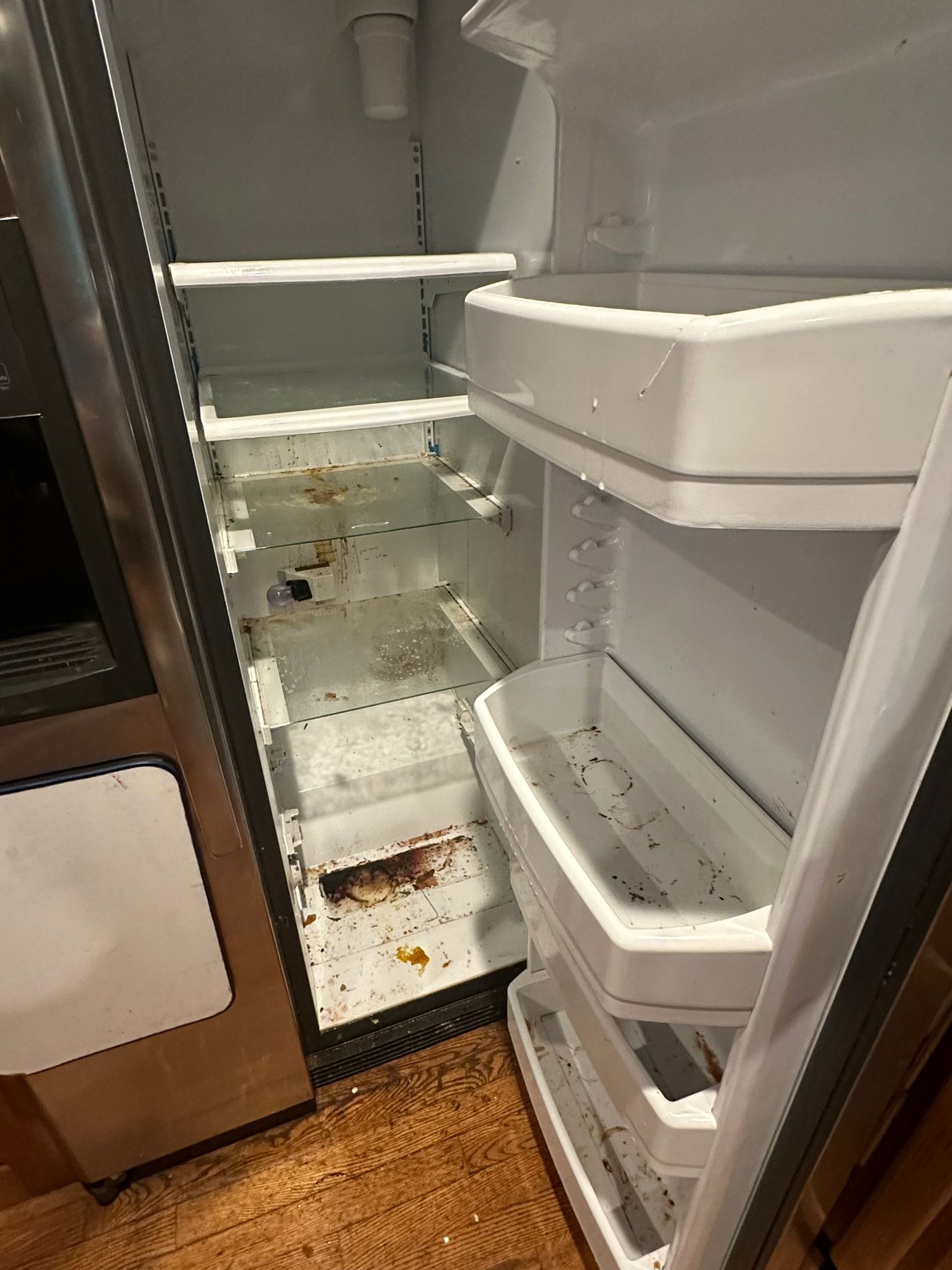Imagem da geladeira antes do serviço